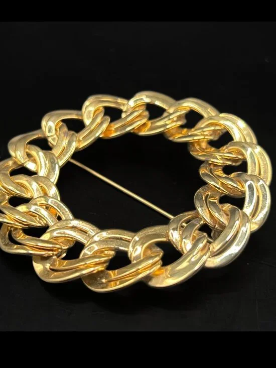 Vintage 1980s Monet Gold Circle Chain Wreath Brooch - Picture 4 of 7